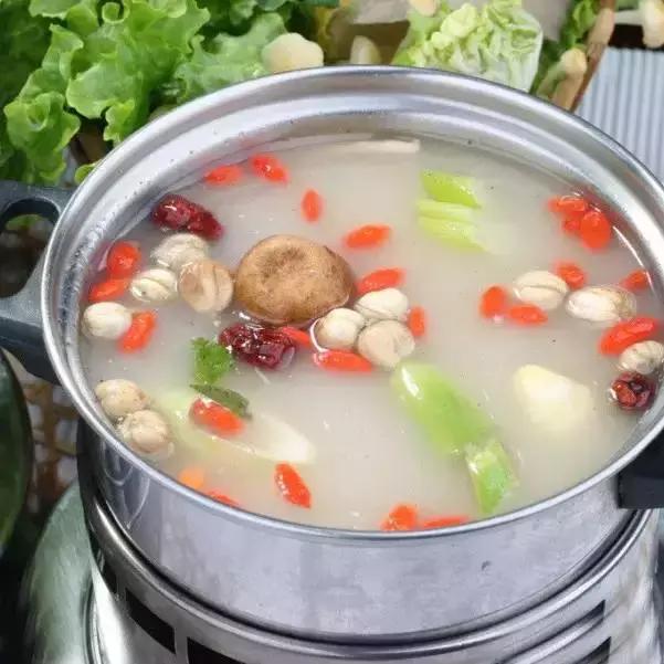 秋天到了，學(xué)學(xué)這5款火鍋湯底的做法吧！