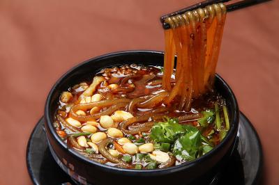 四川酸辣粉培訓(xùn)價(jià)格哪里便宜？重點(diǎn)掌握泡粉時(shí)間