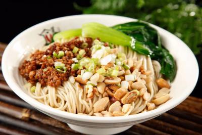 成都擔(dān)擔(dān)面食技術(shù)培訓(xùn)哪里好？面臊炒制流程技巧