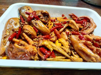 四川麻辣鹵菜技術(shù)培訓哪家專業(yè)？麻辣鴨脖技術(shù)培訓無保留