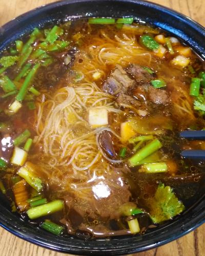 過(guò)橋砂鍋米線技術(shù)培訓(xùn)哪里好？