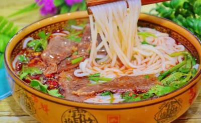 小吃培訓在哪里學最好？學習羊肉粉技術培訓