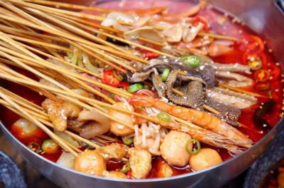 冷鍋串串技術(shù)培訓(xùn)班多少錢？探秘成都砂鍋串串內(nèi)幕！